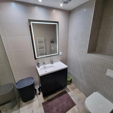 Alpha Lux C520 - Vucko - Privatni דירה